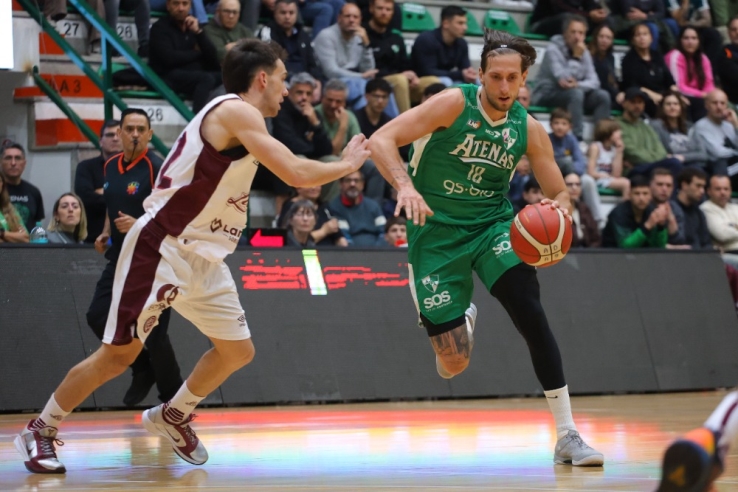 Atenas sumó su tercera victoria en fila - Imagen 6