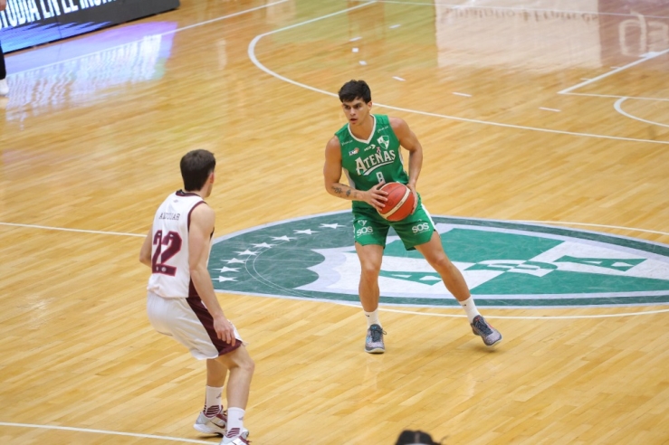 Atenas sumó su tercera victoria en fila - Imagen 8